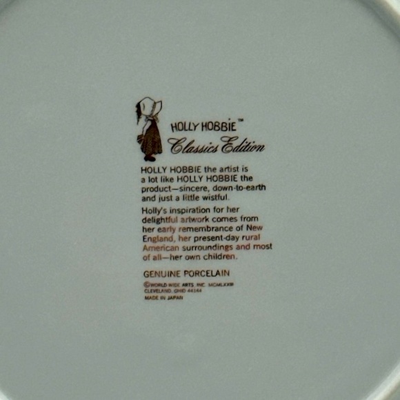 Vintage Holly Hobbie Collector Decorative Plate “It’s The Quiet Moments” - Picture 4 of 5